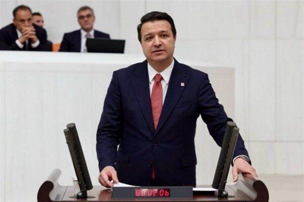 Arıkan, polis memurlarının ağır çalışma koşulları ve düşük ücretleriyle ilgili