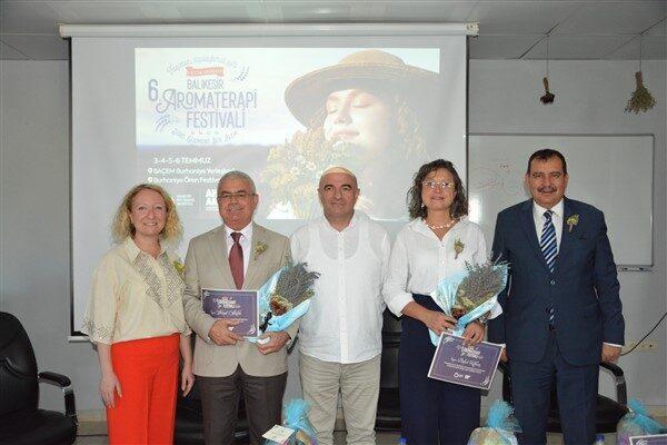 Uluslararası 6. Balıkesir Aromaterapi Festivali kapsamında BAÇEM Eğitim Salonu’nda düzenlenen