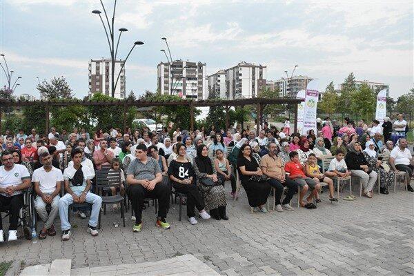Toplantıda mahalle sakinleri, yaşadıkları alana dair öncelikli hizmet ihtiyaçlarını ve