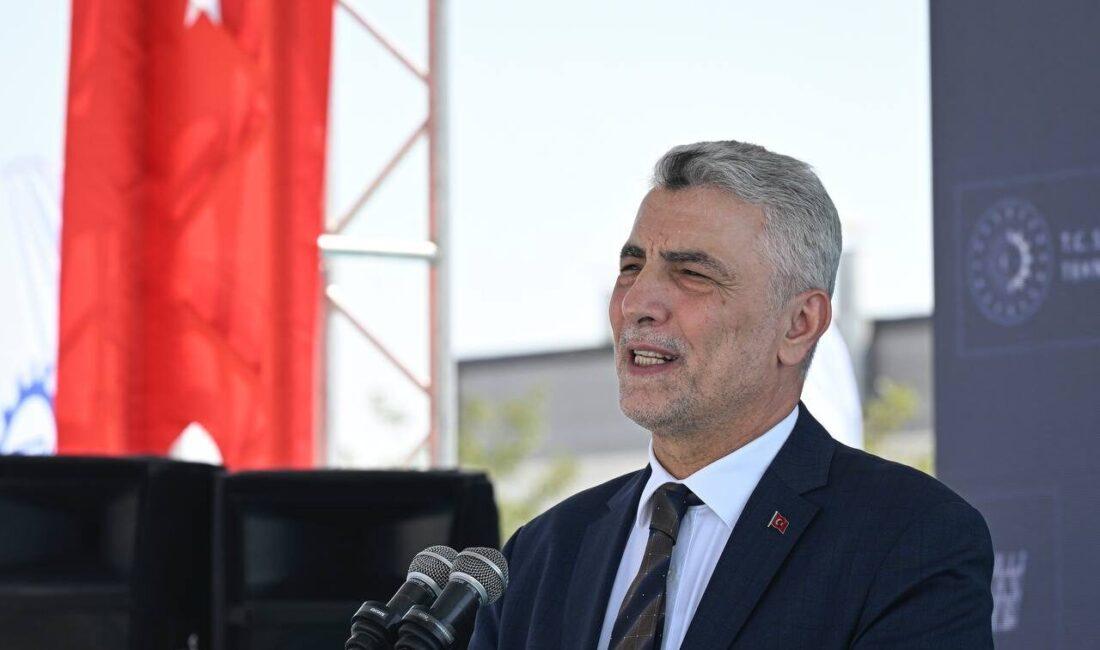 Ticaret Bakanı Prof. Dr. Ömer Bolat, millî muharip uçağı KAAN'ın