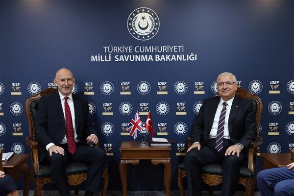 Bakanlıktan yapılan açıklamaya göre, Milli Savunma Bakanı Güler, İstanbul’da devam