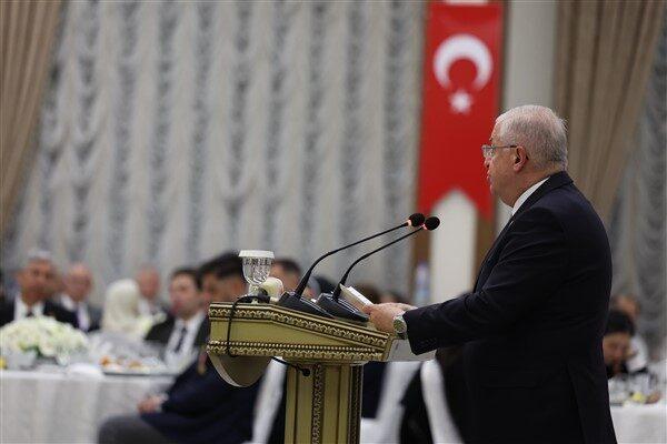 Milli Savunma Bakanı Yaşar Güler, beraberinde Genelkurmay Başkanı Orgeneral Metin