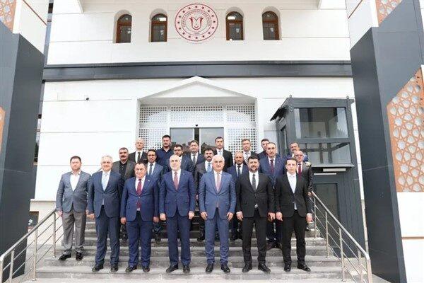 Muş Valiliği’nden yapılan açıklamaya göre, Bakan Işıkhan, bakanlık tarafından ilde