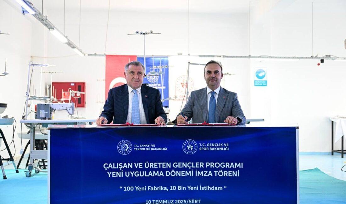 Bakan Kacır ile Gençlik ve Spor Bakanı Osman Aşkın Bak,