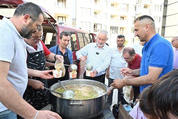 Çünür Mahallesi 1002 TOKİ konutlarında ikamet eden vatandaşlar tarafından aşure