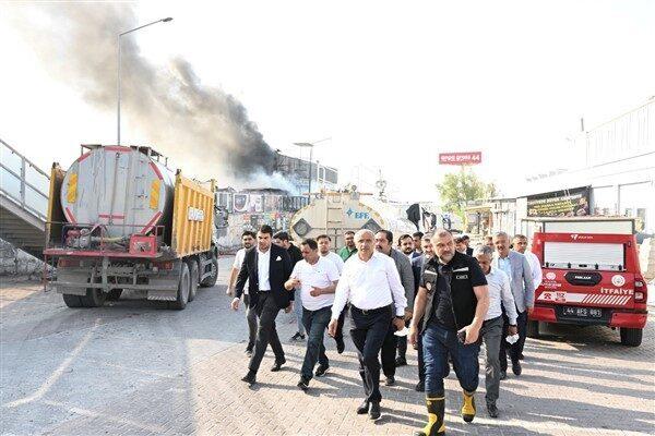 Malatya Büyükşehir Belediye Başkanı Er, Ağbaba İnşaat Malzemeleri Satış Bayii'nde