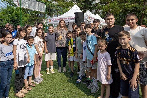 Toplantının açılış konuşmasını yapan Belediye Başkanı Burcu Köksal, vatandaşlarımızla doğrudan