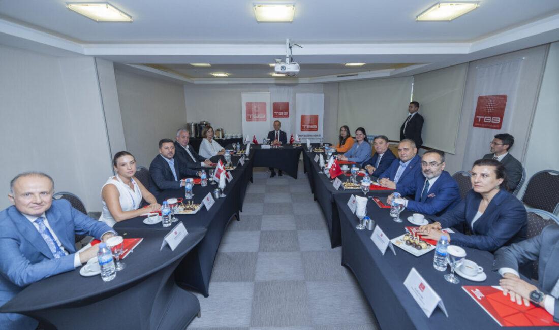 İstanbul Büyükşehir Belediye Başkanı ve aynı zamanda TBB Başkanı olan