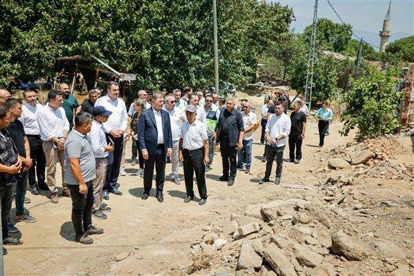 Ödemiş yangınlarında en fazla zarar gören köylerden Karadoğan Mahallesi’ne giden