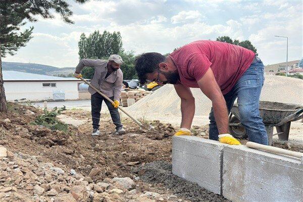 Fen İşleri Müdürlüğü ekipleri faaliyetleri kapsamında şehrin birçok noktasında asfalt