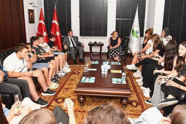 JU OS Edhem Mulabdiç Ortaokulu’ndan gelen öğrenciler, 5 gün boyunca