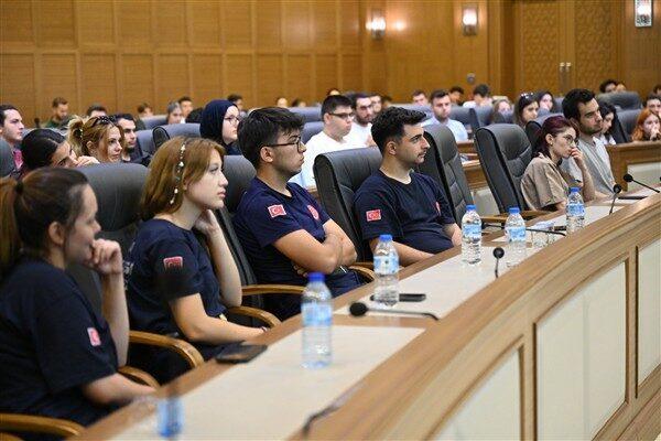 Bursa Büyükşehir Belediyesi’nin farklı hizmet birimlerinde staj yapan üniversite öğrencilerine