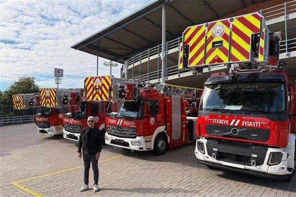 İtfaiye Dairesi Başkanı Canalp Berkdemir ve teknik personelden oluşan bir