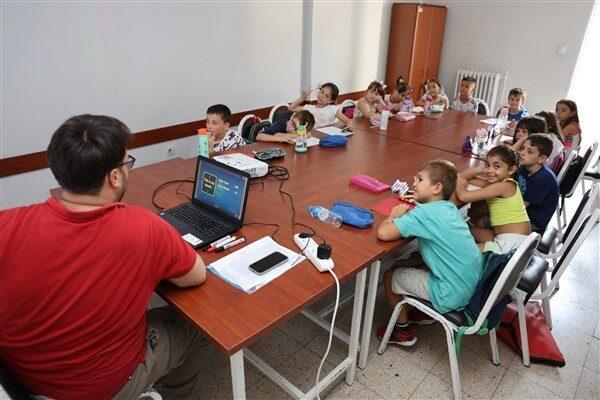 Eskişehir Büyükşehir Sanat Meslek Eğitim Kursları (ESMEK) tarafından düzenlenen eğitimler