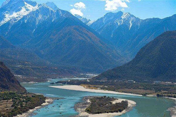 CMG'nin haberine göre, Çin Başbakanı Li Qiang, Yarlung Zangbo Nehri'nin alt