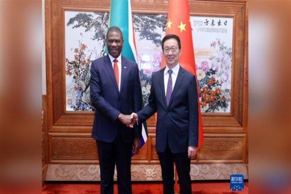 Çin Cumhurbaşkanı Yardımcısı Han Zheng, bugün başkent Beijing’de Güney Afrikalı