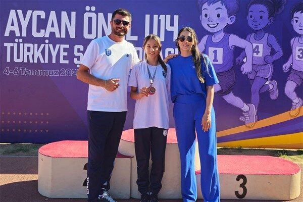 Aycan Önel U14 Türkiye Atletizm Şampiyonası, Eskişehir’de gerçekleştirildi. Şampiyonaya Gençlik
