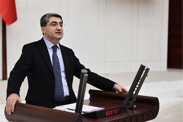 DEVA Partisi Genel Başkan Yardımcısı ve Mersin Milletvekili Ekmen, taziye