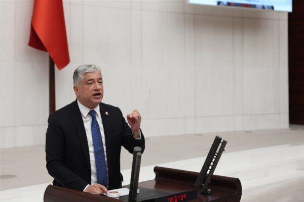 Kanun teklifinde en düşük emekli aylığına yapılan artışın, emeklilerin içinde