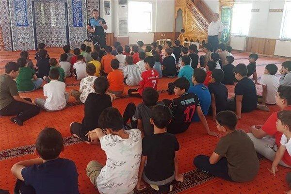 Eğitim faaliyetlerinde öğrencilere; 112 Acil Çağrı Hattı’nın doğru kullanımı, güvenli