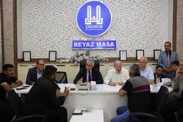 Belediye yetkilileri, etkinlik boyunca kent sakinlerinin beklentilerini dinleyerek çözüm odaklı