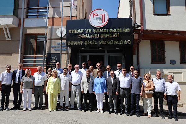 Eskişehir Büyükşehir Belediye Başkanı Ayşe Ünlüce, Odunpazarı Belediye Başkanı Kazım