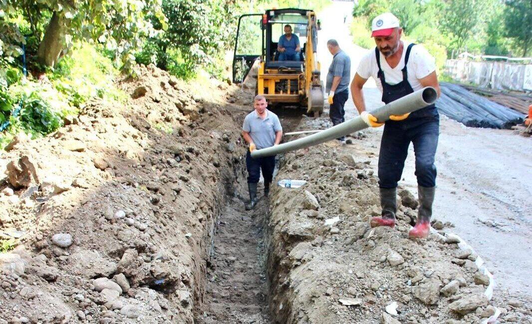 Fen İşleri Müdürlüğü tarafından; Fevziçakmak Mahallesi Orçun Sokak’ta parke kaldırım
