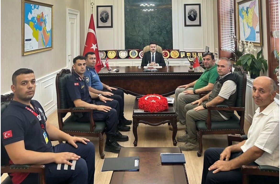 Gökçeada’da orman yangınlarıyla etkin mücadele kapsamında kritik bir toplantı gerçekleştirildi.