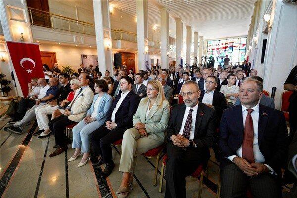 Toplantıda İstanbul Büyükşehir Belediyesi (İBB) Başkanvekili Nuri Aslan, İBB Genel