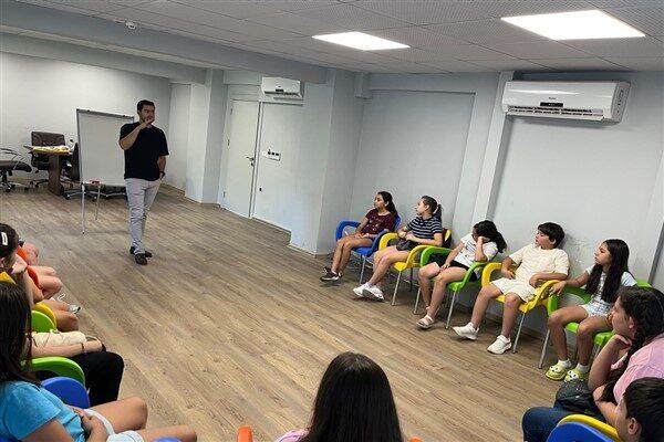 Yıl boyunca komisyon toplantıları düzenleyen İzmir Büyükşehir Belediyesi’ne bağlı İzmir