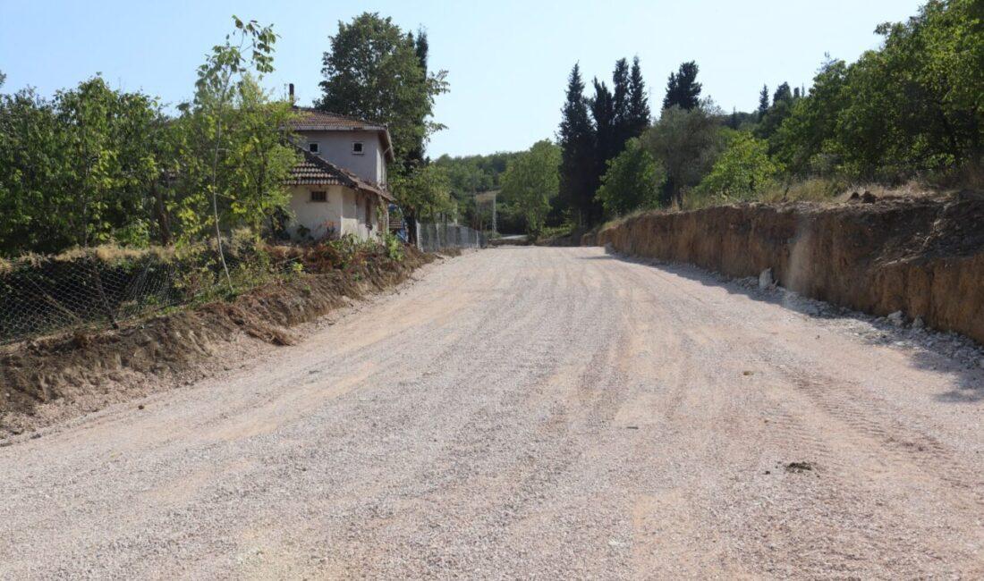 İzmit Belediyesi Fen İşleri Müdürlüğü ekipleri kentin dört bir yanında