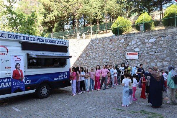 Belediye ekipleri sabahın erken saatlerinde Ayazma Ulu Cami ve Tepeköy