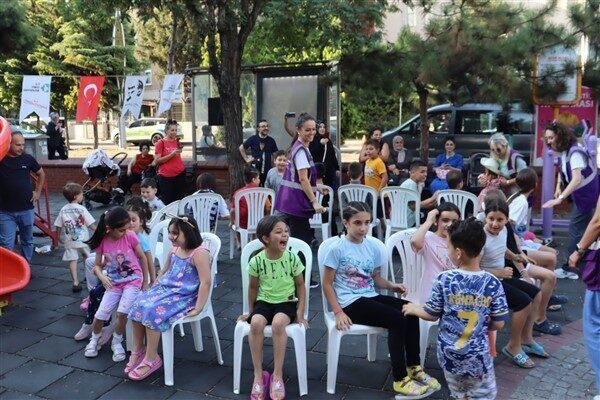 Kuruçeşme Şehit Arif Meydan Parkı’nda gerçekleştirilen etkinlikte, çocuklar ve aileleri