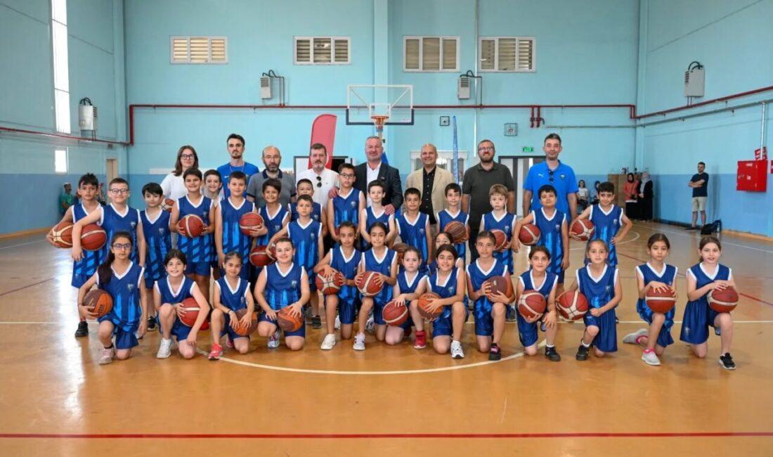 Karacabey Belediyesi, çocukların yaz tatilini verimli geçirmeleri ve spora yönelmeleri