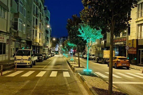 Uygulamalar kapsamında, özellikle okul bölgeleri, ana arterler ve yaya yoğunluğunun