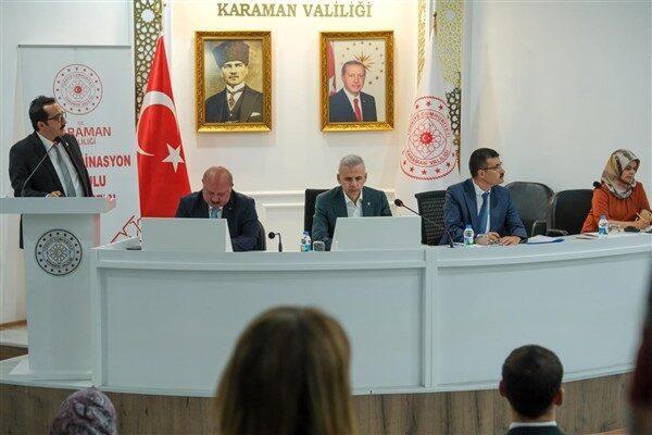 Vali Çiçekli, Karamanoğlu Mehmet Bey Toplantı salonunda yatırımcı kuruluşların temsilcilerinin