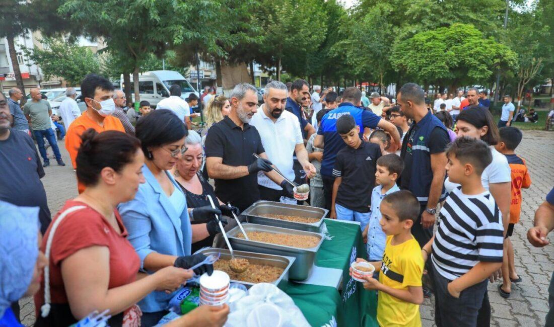 Kayapınar Belediyesi Muharrem Ayı dolasıyla yaptığı aşure etkinliğine yurttaşların yoğun