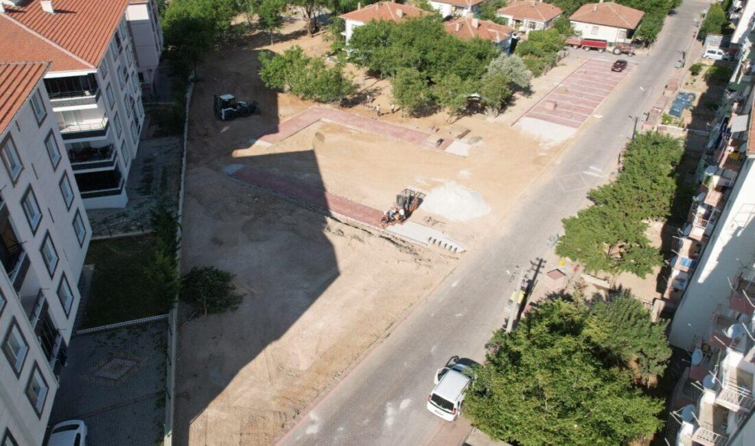 Kırşehir Belediyesi, şehrin farklı noktalarında park ve çevre düzenlemeleri devam