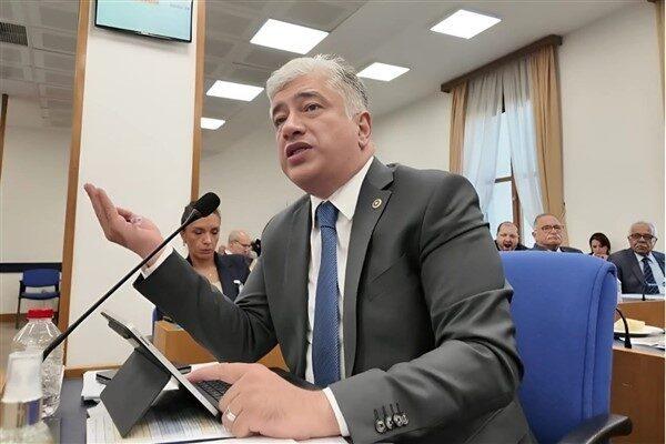 En düşük emekli maaşının açlık sınırının altında kaldığına dikkat çeken