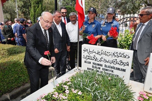 İlk olarak şehit ikiz polis memurları Ahmet ve Mehmet Oruç’un