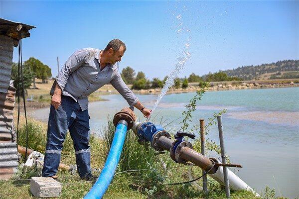 Kentin 13 ilçesinde üretim yapan tüm çiftçilere hizmet götüren Büyükşehir;