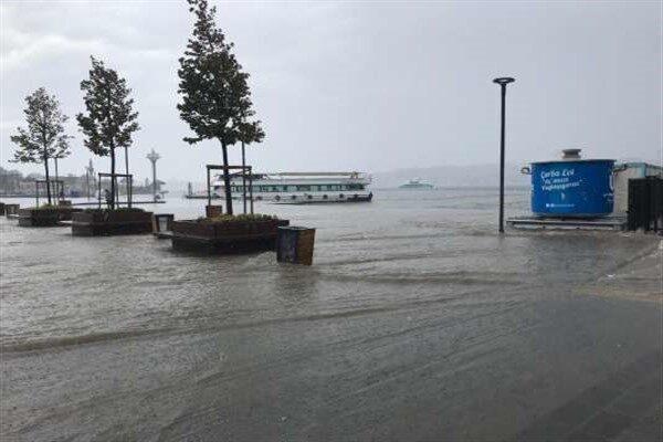 MGM'den yapılan açıklamaya göre bugün öğle saatlerinden itibaren Erzurum'un kuzey