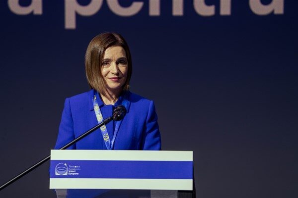 Moldova Cumhurbaşkanı Maia Sandu, Polonya Dışişleri Bakanı Radoslaw Sikorski ile