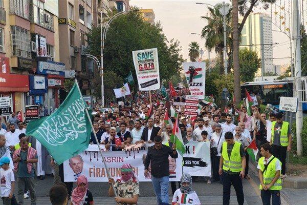 Şanlıurfa’da İsrail’in Gazze’de sürdürdüğü saldırılara tepki göstermek ve Filistin halkına