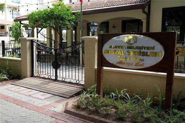 Alanya Belediyesi'nden yapılan açıklamaya göre Tevfik Hoca Alanya Evi’nde yapılan