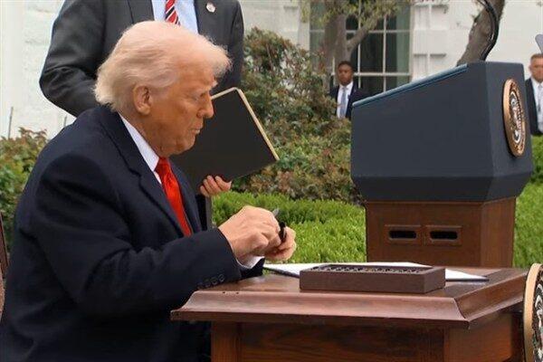 Anlaşmayı, Truth Social'da açıklamasından birkaç saat sonra Trump, gazetecilere yaptığı