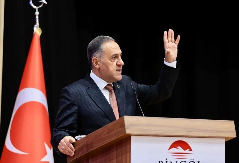 Bingöl Valisi Ahmet Hamdi Usta, Bingöl Üniversitesi tarafından düzenlenen “Dini,