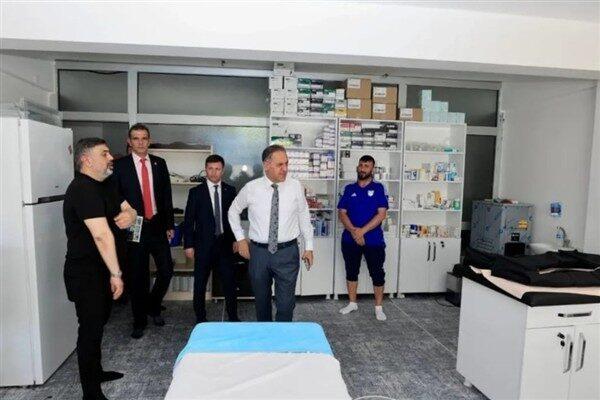 Bingöl Valisi Usta, beraberinde vali yardımcısı, özel idare genel sekreteri,