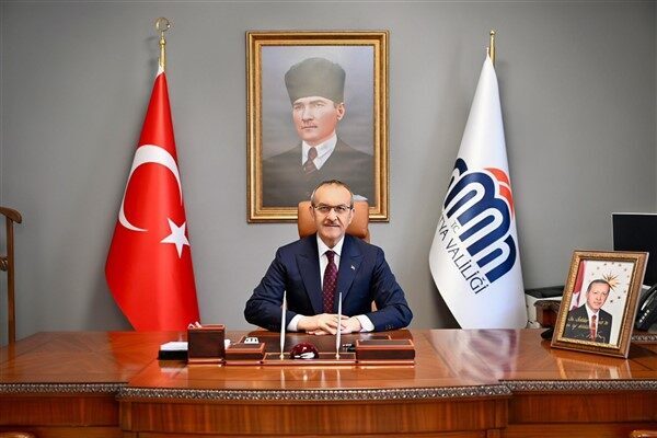 Vali Yavuz, mesajında şunları kaydetti: “Basın, demokrasinin temel taşlarından biridir.