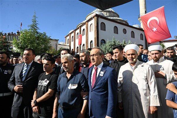 Pençe-Kilit Harekatı bölgesinde sürdürülen arama-tarama faaliyetleri sırasında mağarada sıkışan metan